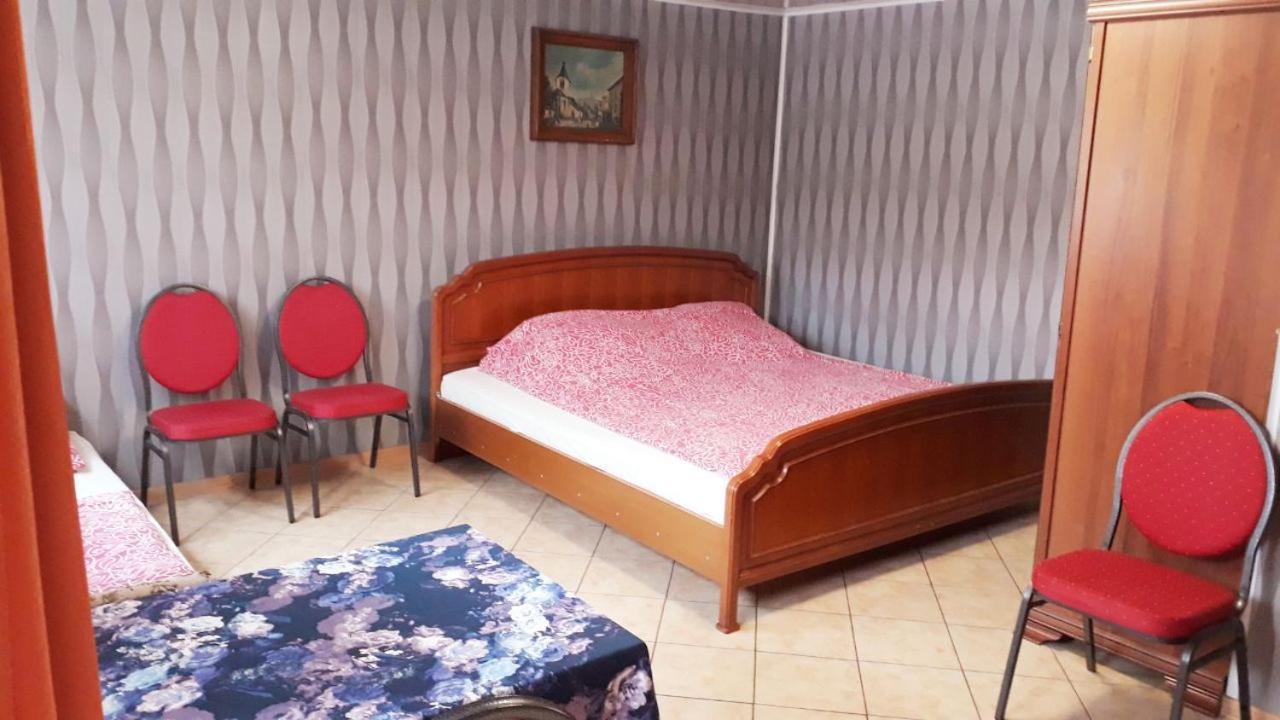 Ow Wilk - Pokoje I Domki Z Aneksami Kuchennymi, Parking, Plac Zabaw Łeba Εξωτερικό φωτογραφία
